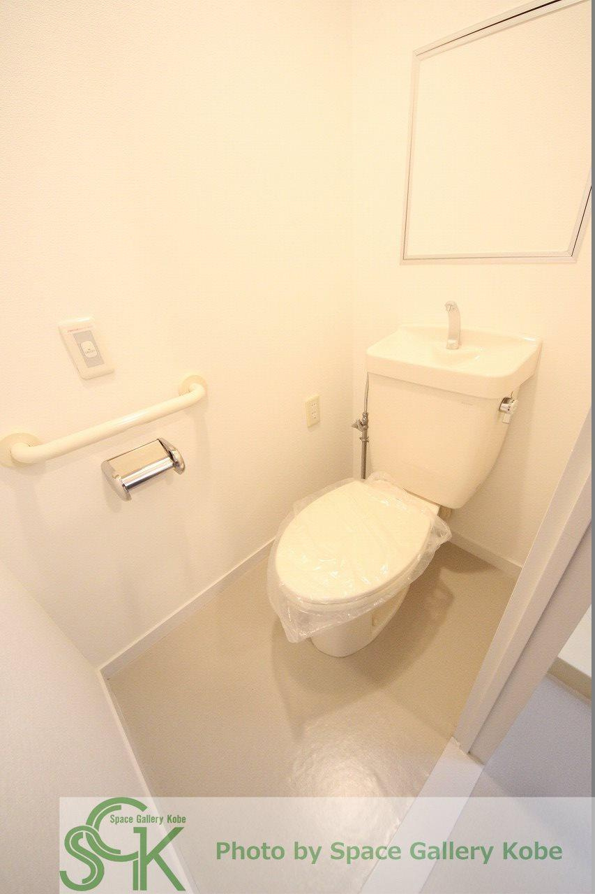 入江第二のトイレ|※お部屋により仕様が異なる場合があります。