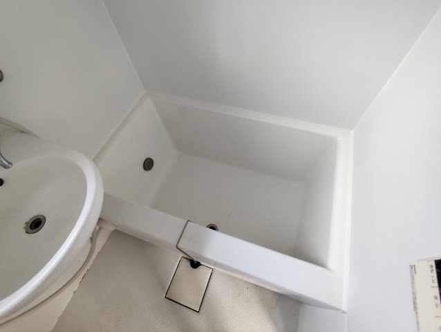 西小松川戸建ての浴室