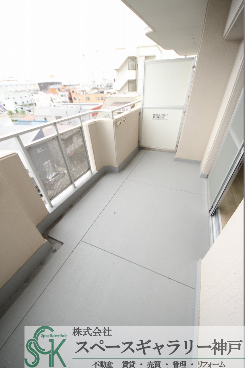 入江第二のバルコニー|※お部屋により仕様が異なる場合があります。