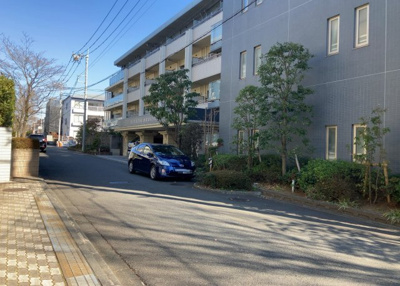 【外観】 | デュオセーヌ緑山 | マンションの外観は非常に重要なポイントです！外観の善し悪しは資産価値に大きな影響を与えます。外観のいいマンションを購入することで、高値で売却がしやすく、買い手が見つかりやすいというメリットがあります。