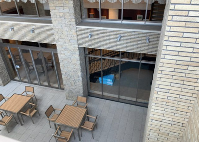 【内装】 | デュオセーヌ緑山 | 共有部分は、住民なら誰もが使える設備のこと。例えば駐車場やエレベーター、インターネット設備、セキュリティ設備などがあります。他にも、マンションの廊下・外部階段やエントランス・ゴミ置き場などがあります。