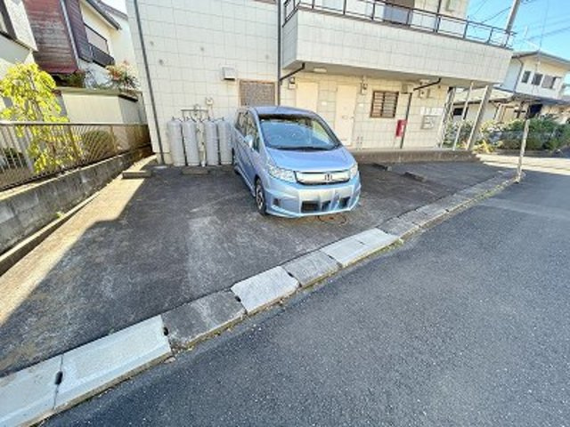 メゾン高橋の駐車場