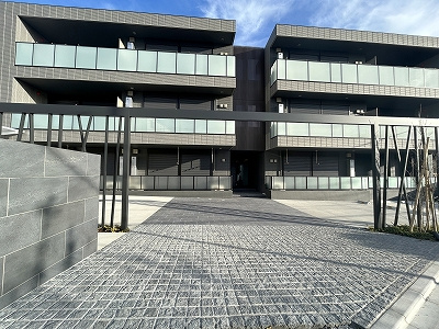 ＡＬＬＵＲＥのエントランス