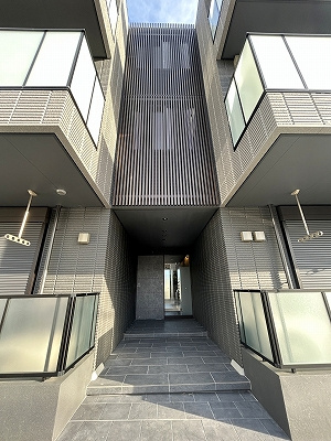 ＡＬＬＵＲＥのエントランス