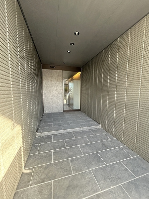 ＡＬＬＵＲＥのエントランス