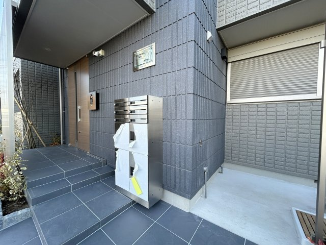 Ｊｏｌｉｅ　Ｍａｉｓｏｎ　Ｗｅｓｔのエントランス