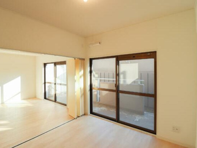 【洋室】 | サンルシェル山科西野