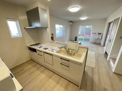 【キッチン】 | 深谷市上柴町東3丁目　戸建住宅 | ≪2号棟≫
現地(2025年1月撮影)