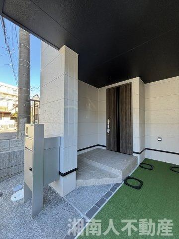 茅ヶ崎市若松町新築戸建ての玄関|きれいな玄関です