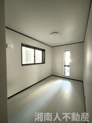 茅ヶ崎市若松町新築戸建ての洋室|コンパクトで使いやすい洋室です