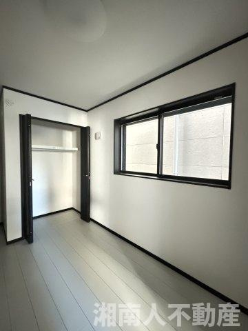 茅ヶ崎市若松町新築戸建ての洋室|落ち着いた色調の洋室です