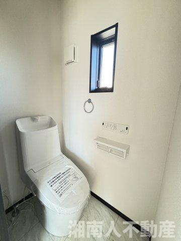 茅ヶ崎市若松町新築戸建てのトイレ|ゆったりとした空間のトイレです