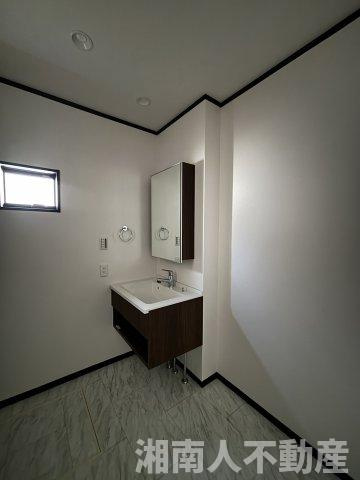 茅ヶ崎市若松町新築戸建ての独立洗面台|独立洗面台です