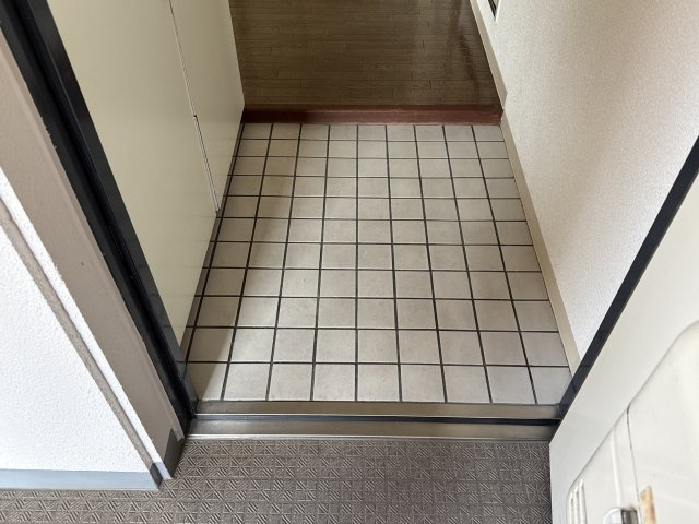 ファーストイン広畑の玄関