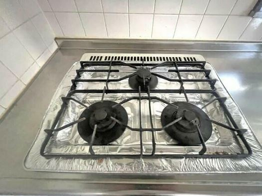 【中古】鶴ヶ島市五味ヶ谷中古住宅のキッチン|3口コンロです！