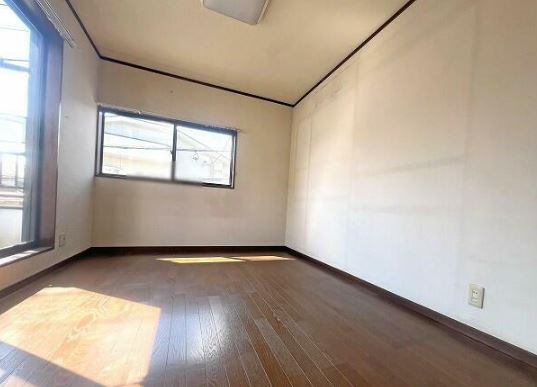 【中古】鶴ヶ島市五味ヶ谷中古住宅の洋室|2F 6帖洋室です☆