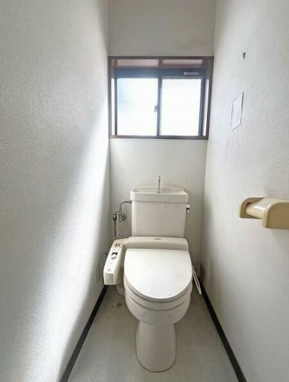 【中古】鶴ヶ島市五味ヶ谷中古住宅のトイレ|2Fトイレです！