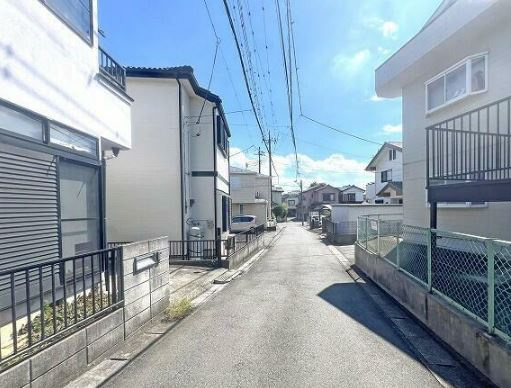 【中古】鶴ヶ島市五味ヶ谷中古住宅の前面道路含む現地写真|前面道路含む現地写真です