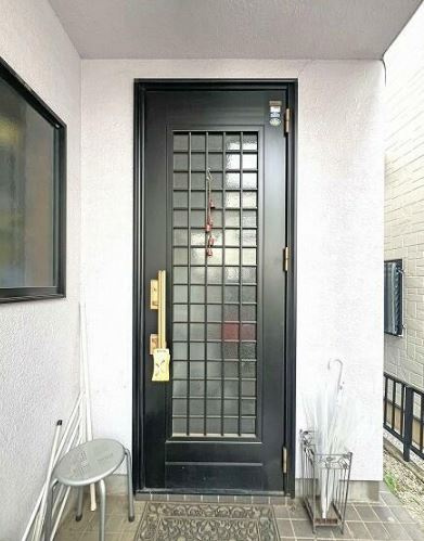 【中古】鶴ヶ島市五味ヶ谷中古住宅の玄関|玄関ドア