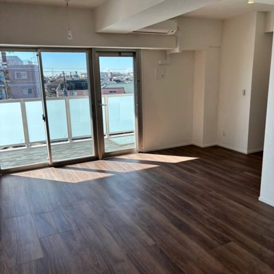 【居間・リビング】 | EPAC Sports Residence | 参考写真（同物件別部屋）