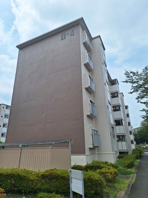 町田ハイツＢ4号棟の外観|閑静な住環境に佇む町田ハイツ