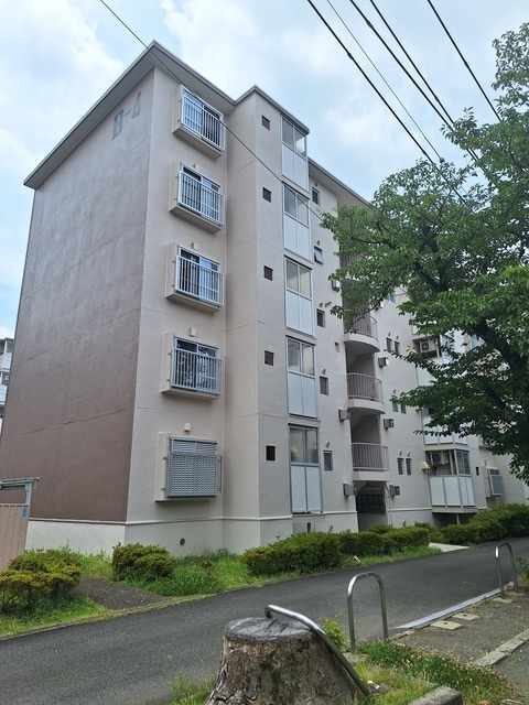 町田ハイツＢ4号棟の外観