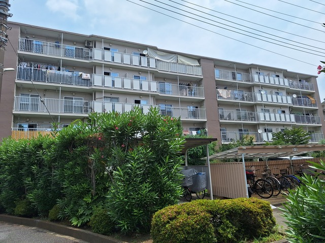 町田ハイツＢ4号棟の外観