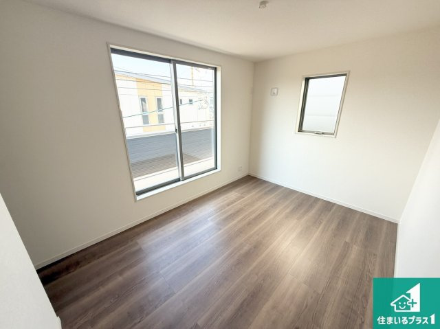 大阪市平野区加美鞍作　新築一戸建ての洋室|シンプルな洋室は、自分好みのインテリアが楽しめます♪ご家族とインテリアや家具を選びに行くのは新築購入時の醍醐味の一つです。ぜひお楽しみください♪