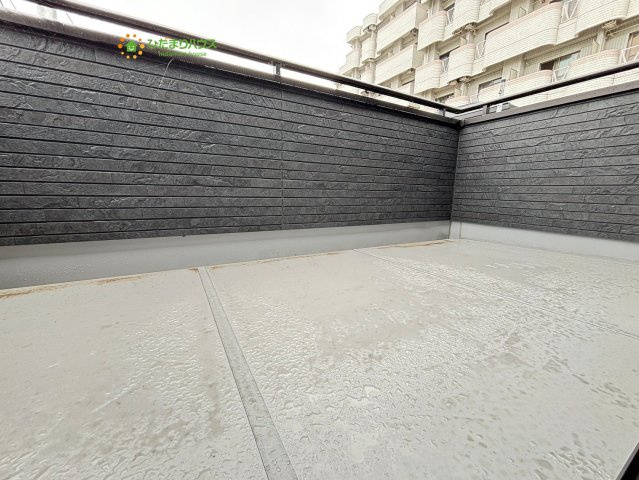 熊谷市銀座　未入 居一戸建て　タマタウン　03のバルコニー