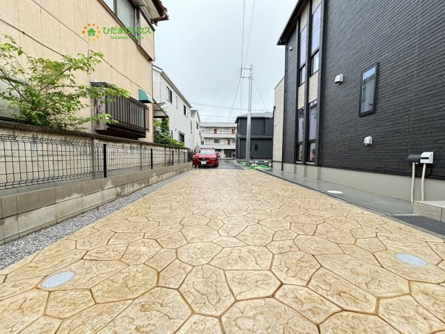 熊谷市銀座　未入 居一戸建て　タマタウン　03の前面道路含む現地写真