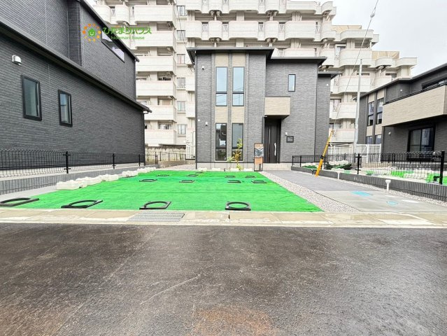 熊谷市銀座　未入 居一戸建て　タマタウン　02の駐車場