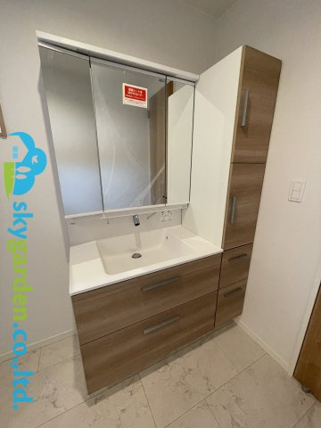 鎌倉市稲村ガ崎5丁目　新築戸建　全1棟1号棟の独立洗面台|独立洗面台です