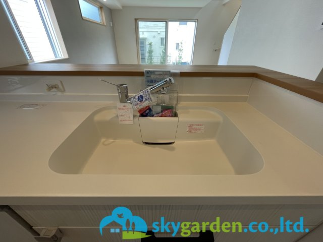 鎌倉市稲村ガ崎5丁目　新築戸建　全1棟1号棟のキッチン|きれいなキッチンです