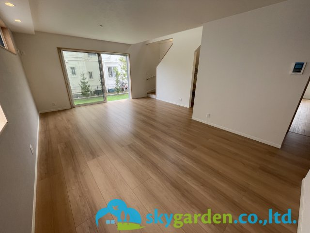 鎌倉市稲村ガ崎5丁目　新築戸建　全1棟1号棟の居間・リビング|ゆとりあるリビング