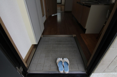 【玄関】 | ソフィーフラット