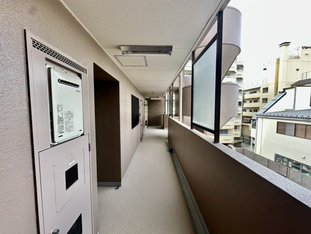 ライオンズマンション二軒茶屋のその他共用部分|住戸階廊下