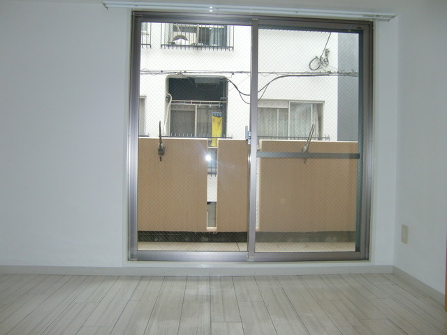 グローバルビレッジ御影の洋室