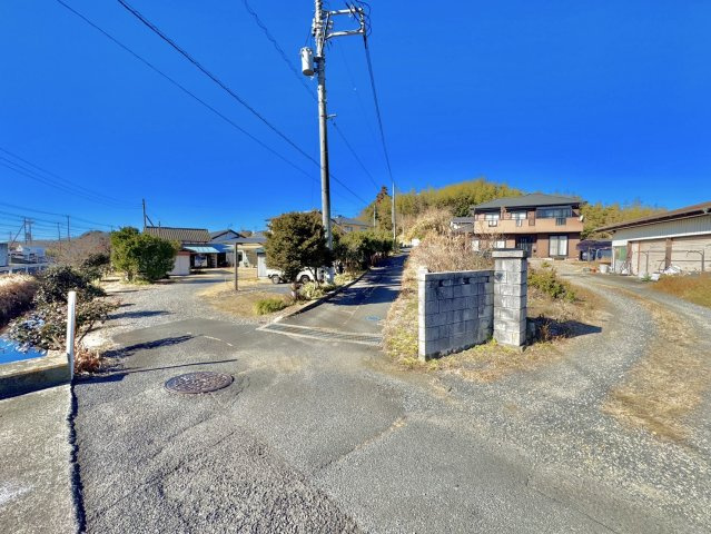 那珂郡東海村中古物件の前面道路含む現地写真