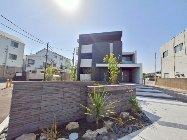 ル・ジャルダンのエントランス|★エントランス★