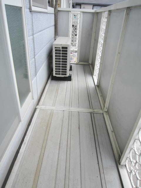 プラザ朝霧のバルコニー