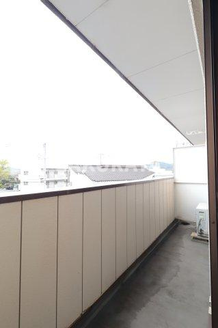 メゾンヴィラ １のバルコニー|2025年4月撮影。現況と異なる場合があります。