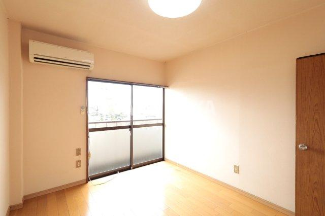 メゾンヴィラ １の洋室|2025年4月撮影。現況と異なる場合があります。