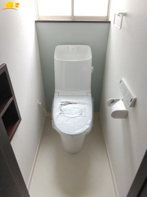 【トイレ】 | 久喜市久喜北1丁目中古戸建て | シンプルな機能を搭載したトイレ。家族みんなが使う場所だからこそ清潔にこだわりたいですね。