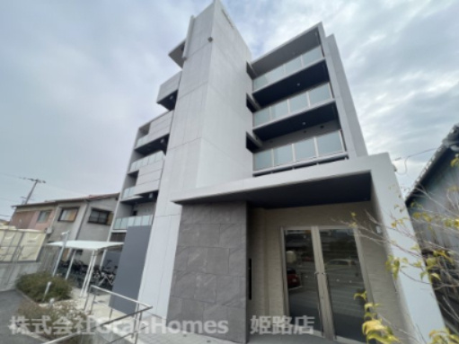 クローバー英賀保駅前