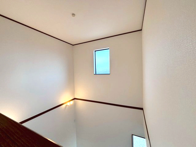 仲介手数料不要　ハートフルタウン菊池市西寺【菊之池小・菊池南中】の内装|リビング吹き抜け