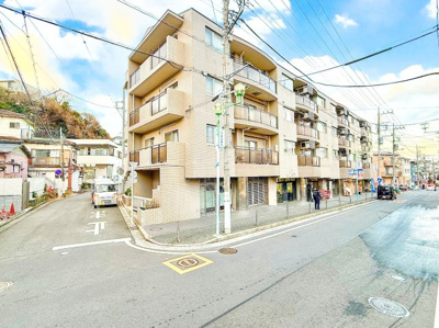 【外観】 | サージュ白楽 | ◆管理体制良好なマンションです。清潔感のあるエントランスに開放感のある住環境。