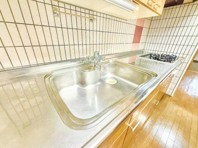 【その他】 | サージュ白楽 | ◆長い時間滞在するキッチンだからこそ、食事の準備を楽しい時間に、忙しい時でもスムーズに無駄なく作業できる、お手入れも簡単にできるなど、毎日を楽しくするキッチンスペースに仕上げました。