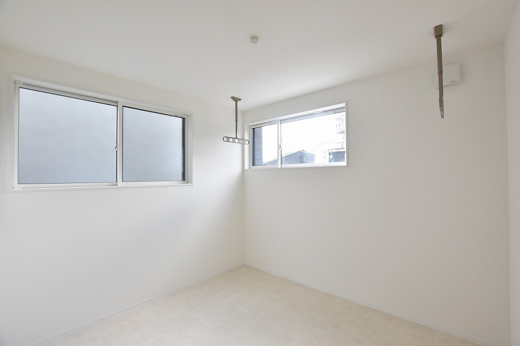 広島市安佐南区長楽寺1丁目　新築一戸建て(全9棟)のランドリースペース