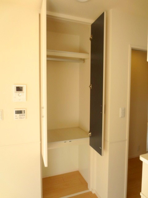 ＥＳＰＥＲＡＮＺＡ　エスペランサのその他共用部分|★ペットトイレ★上部は収納★