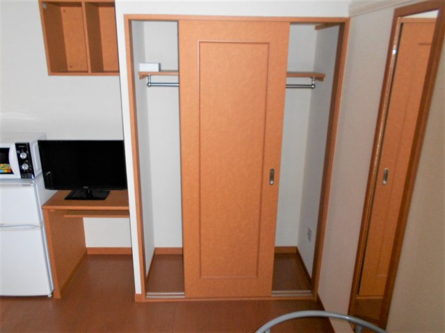 レオパレスMASUDAⅢの寝室|2階床材はじゅうたんになります